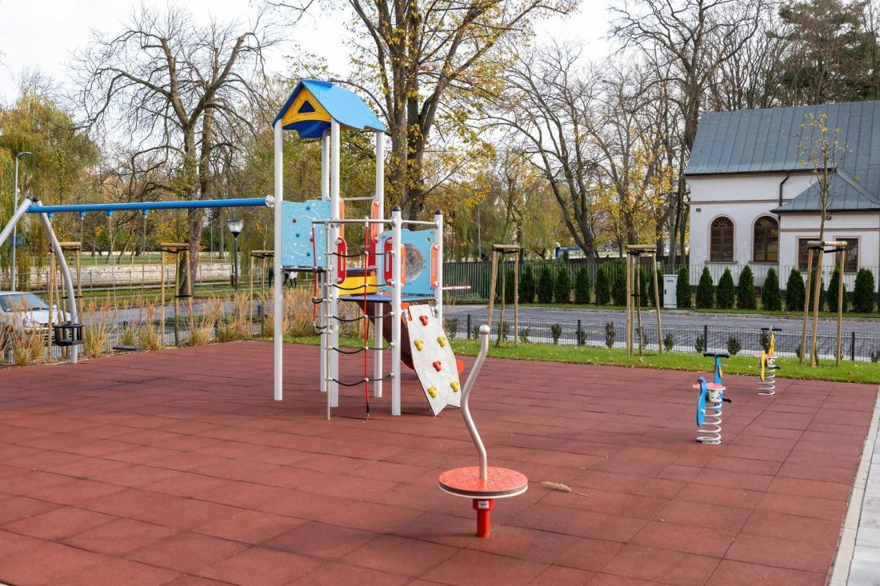 Apartamenty Platany Z Parkingiem By Noclegi Renters Kołobrzeg Extérieur photo